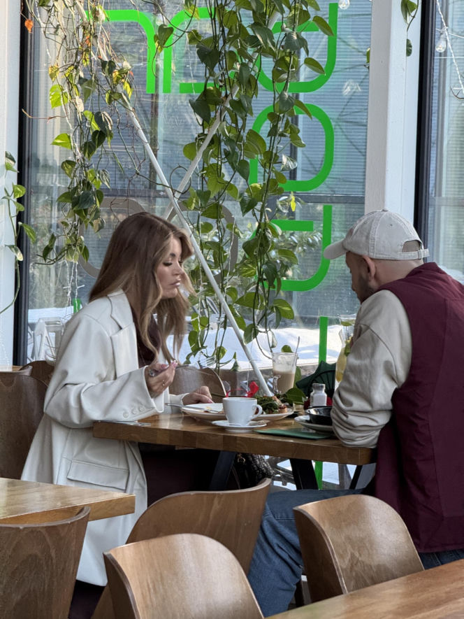 Edyta Folwarska i Maciej Pela w restauracji