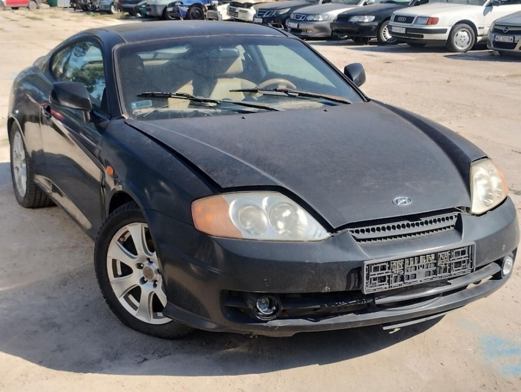 Drogowcy znów sprzedają wraki z ulicy. Wśród nich jest Chrysler w kwiatki