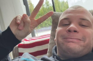 Budda świętuje ważną rocznicę. Składa życzenia i ostrzega