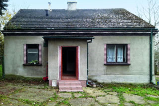 Nie rozbudowali małego domu z lat 50. W 10 miesięcy zmienili go nie do poznania
