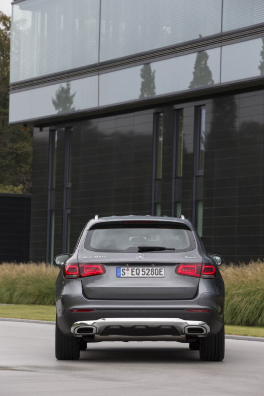 Mercedes-Benz GLC 300e 4MATIC (2020)
