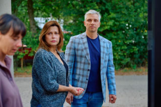 Na Wspólnej, odc. 4302. Greg Kalski (Michał Sitarski), Ewelina Kalska (Marta Malikowska), Weronika (Renata Dancewicz)