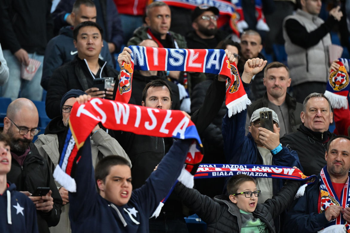 Wisła Kraków - Jagiellonia Białystok; Zdjęcia kibiców i zawodników z meczu 8. kolejki PKO BP Ekstraklasy