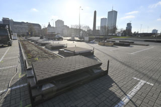 Dziwny obiekt w centrum Warszawy. Co tu powstaje? Stolica już stroi się na Boże Narodzenie!