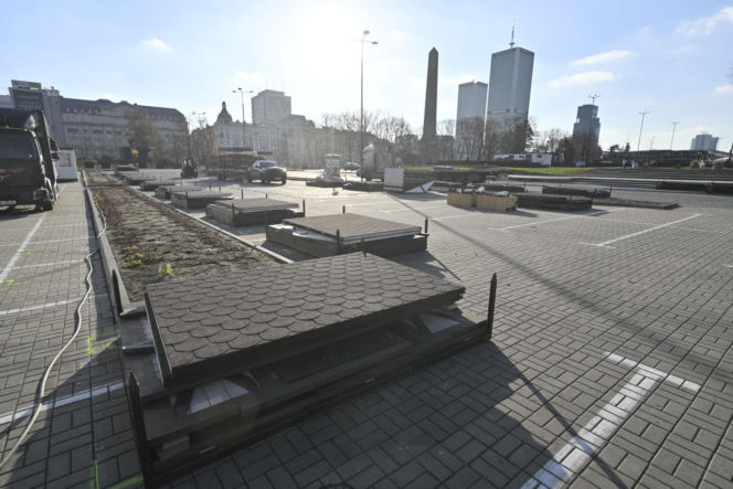 Dziwny obiekt w centrum Warszawy. Co tu powstaje? Stolica już stroi się na Boże Narodzenie!