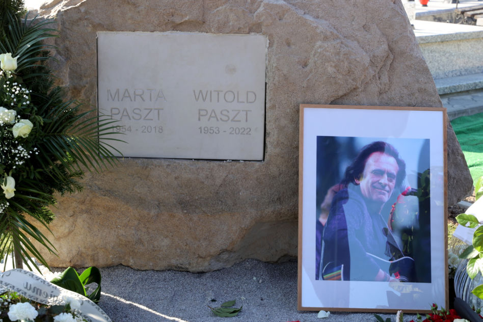 Mama na pogrzebie Witolda Paszta