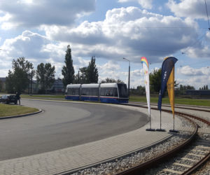 Nowoczesny tramwaj PESY wyjechał na bydgoskie tory