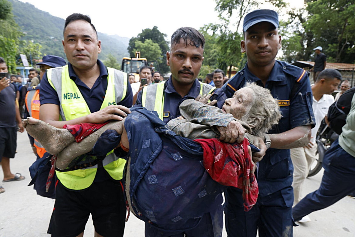 Horror w Nepalu. Odnaleziono zwłoki 270 osób. 1300 zaginionych!
