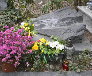 Tak wygląda grób prof. Jadwigi Staniszkis dwa lata po śmierci