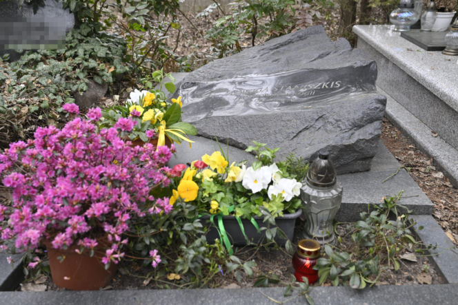 Tak wygląda grób prof. Jadwigi Staniszkis dwa lata po śmierci