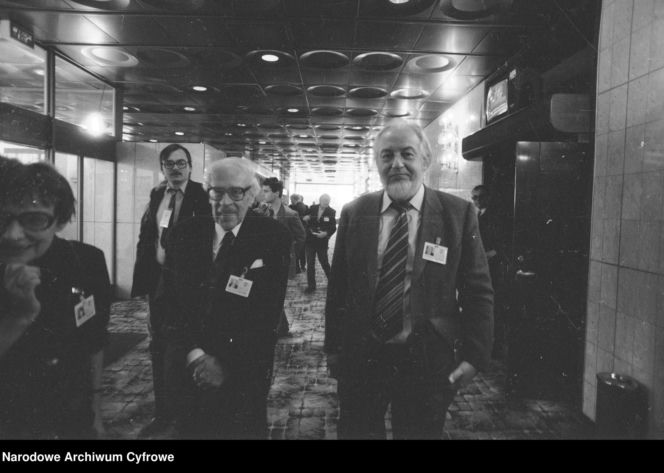 Kongres Intelektualistów w Obronie Pokojowej Przyszłości Świata w Hotelu Victoria w Warszawie