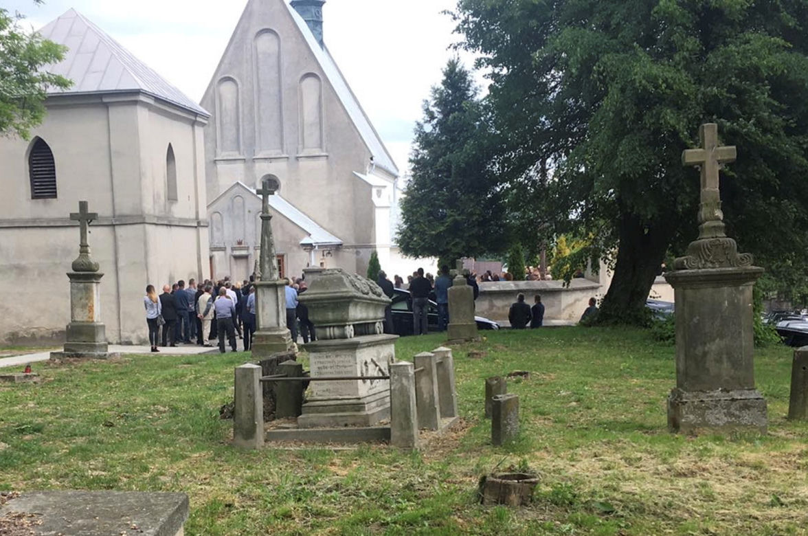 Pogrzeb 18-letniej Kasi. Nastolatka zginęła tragicznie wracając z wesela
