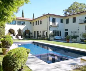 Słynna posiadłość Ozzy'ego Osbourne'a trafiła na sprzedaż! Gwiazdorski luksus za KOLOSALNĄ sumę!