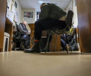 Noże, tasaki, miecze... ABW zatrzymała trzech mężczyzn za sianie nienawiści i znalazla niebezpieczne przedmioty