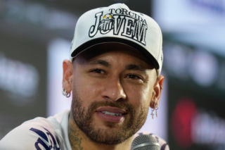 Neymar - sylwetka, kariera i statystyki brazylijskiego zawodnika