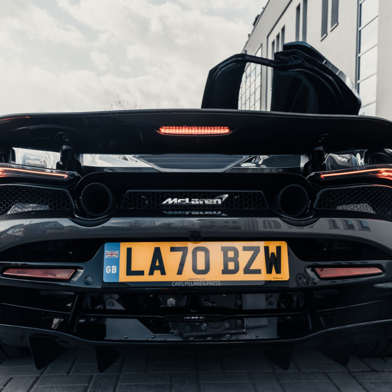 Hubert Hurkacz w McLarenie 720S Coupe