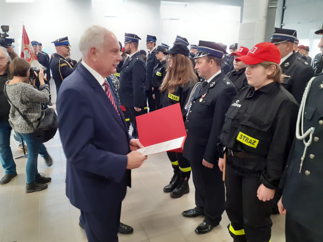Przekazanie promes dla młodzieżowych drużyn strażaków ochotników w KM PSP w Siedlcach