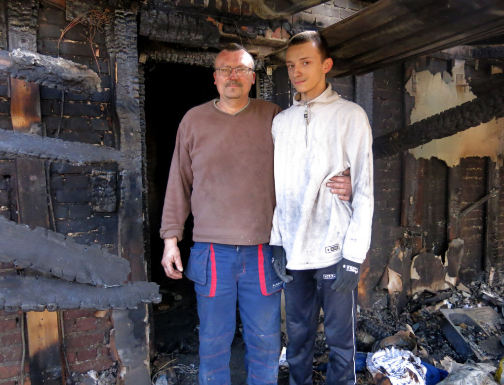 Pogorzelcy Mikołaj Busłowicz (57 l.) i jego syn Damian (17 l.)