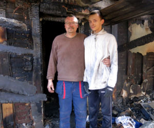 Pogorzelcy Mikołaj Busłowicz (57 l.) i jego syn Damian (17 l.)