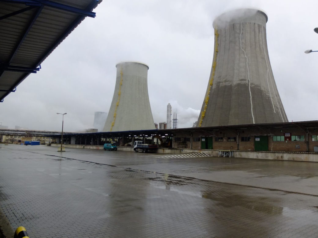 Zmrozili ją najmocniej jak można. Dbają o szczepionkę dla Polaków