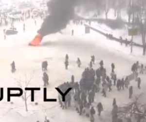 UKRAINA: Policja strzela do ludzi!Lecą granaty hukowe WIDEO LIVE ul. HRUSZEWSKIEGO