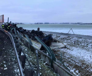 Poznań Wschód: Tragedia na A2. Ciężarówka wypadła z drogi. Kierowca nie miał szans