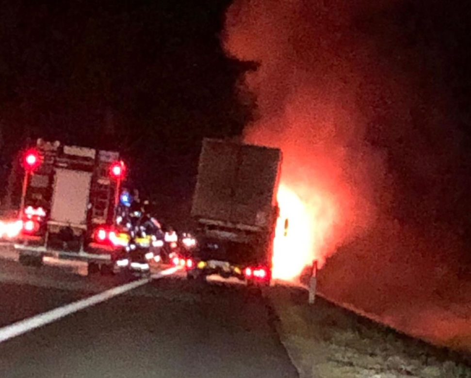 Mercedes PŁONĄŁ na autostradzie A4