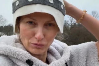 Fani drżeli o jej zdrowie, a ona… wskoczyła do lodu. Szokujące nagranie Joanny Moro!