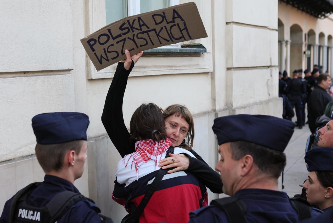 W Warszawie odbył się antyimigrancki marsz i kontrmanifestacja. Pojawiło się kilka tysięcy osób