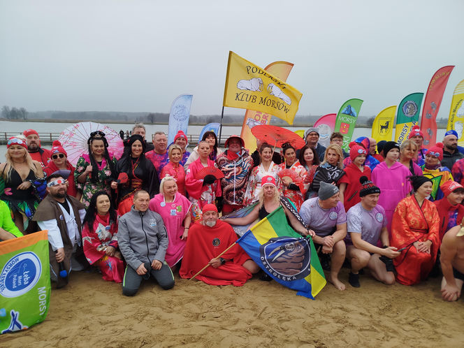 Mazowieckie Morsy otworzyły sezon morsowania 2025/2026 nad zalewem w Siedlcach