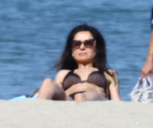 Marta Kaczyńska z mężem i synem na plaży
