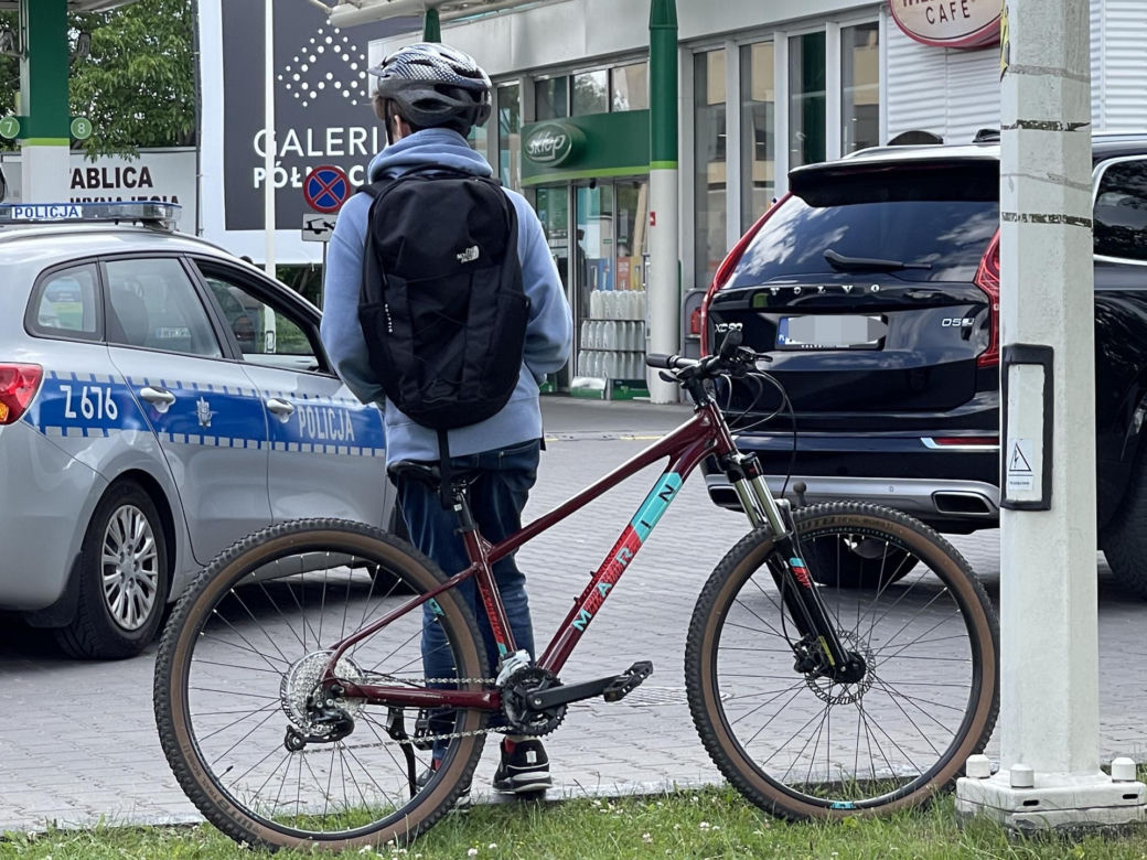  Pijany kierowca potrącił dziecko na rowerze. Próbował uciekać. Miał 2 promile