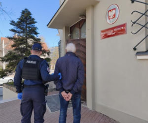 72-latek z Gdyni zatrzymany przez policję. Złożył funkcjonariuszom niemoralną propozycję