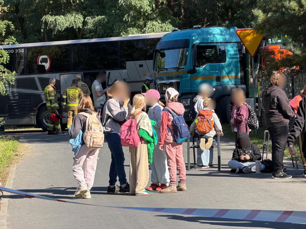 Wypadek ciężarówki i autokaru. Dzieci jechały na wycieczke