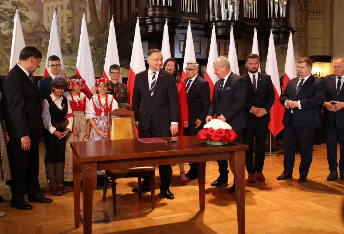 Narodowy Dzień Powstań Śląskich. Prezydent Duda podpisał w Katowicach ustawę 