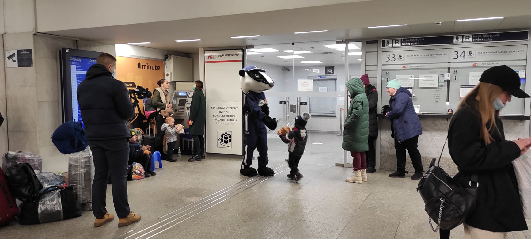 Tłumy na Dworcu Centralnym. Zmienił się w noclegownię dla uchodźców