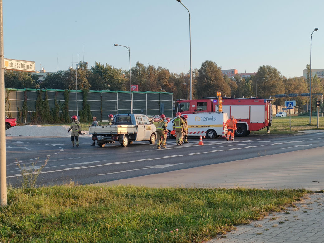 Przewrócona ciężarówka w Kielcach