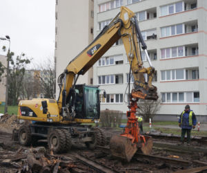 Remont torowiska na ul. Perłowej w Bydgoszczy. Prace nabierają tempa!