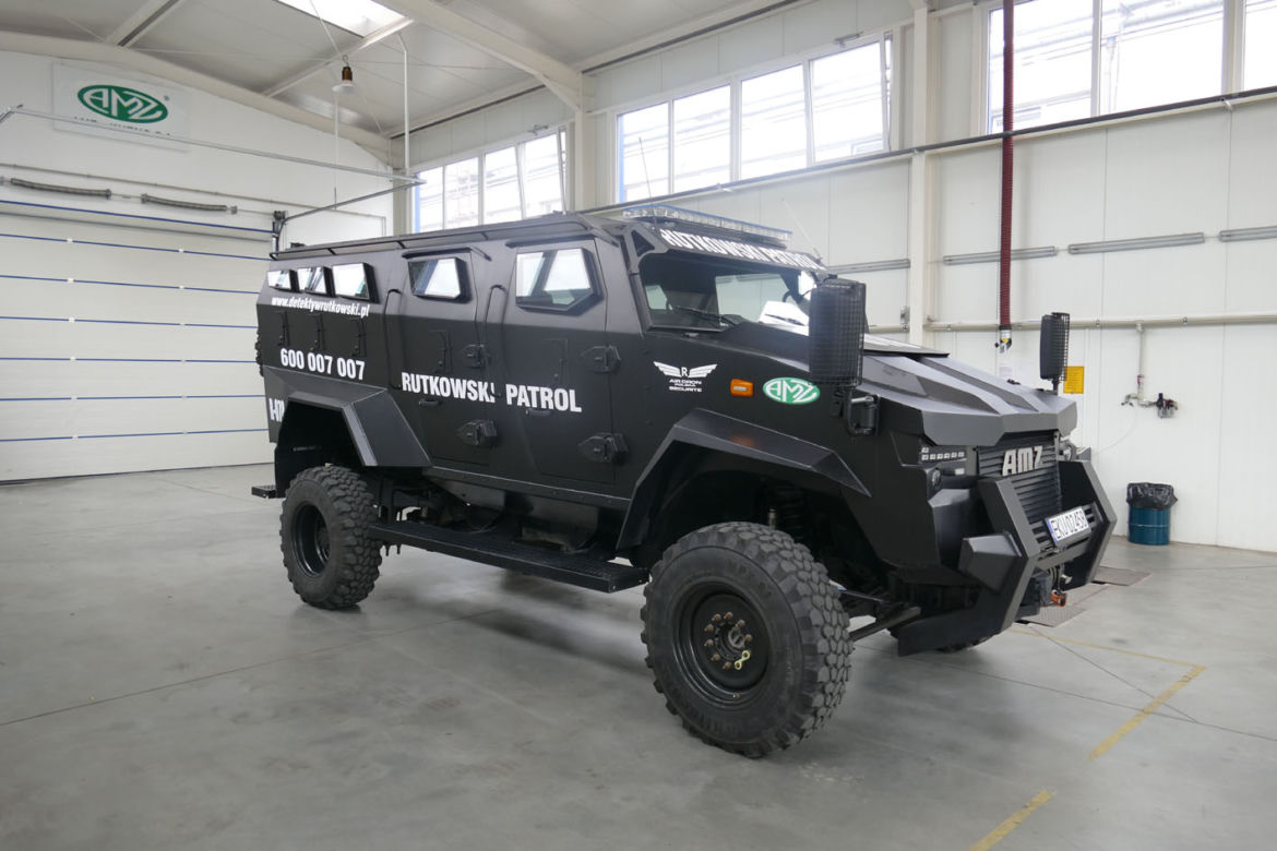 Krzysztof Rutkowski odebrał nowe auto. To POTWÓR