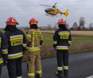 Wypadek w powiecie świeckim. Kierowca został przetransportowany do szpitala śmigłówcem! [ZDJĘCIA]