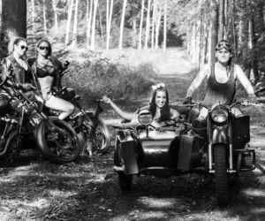 Śląskie motocyklistki rozebrały się w szczytnym celu. Oto wyjątkowy kalendarz na 2021 rok [ZDJĘCIA]