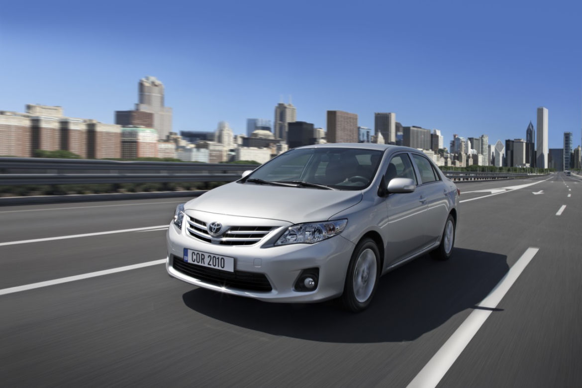 Toyota Corolla 10 generacja liftting 2010