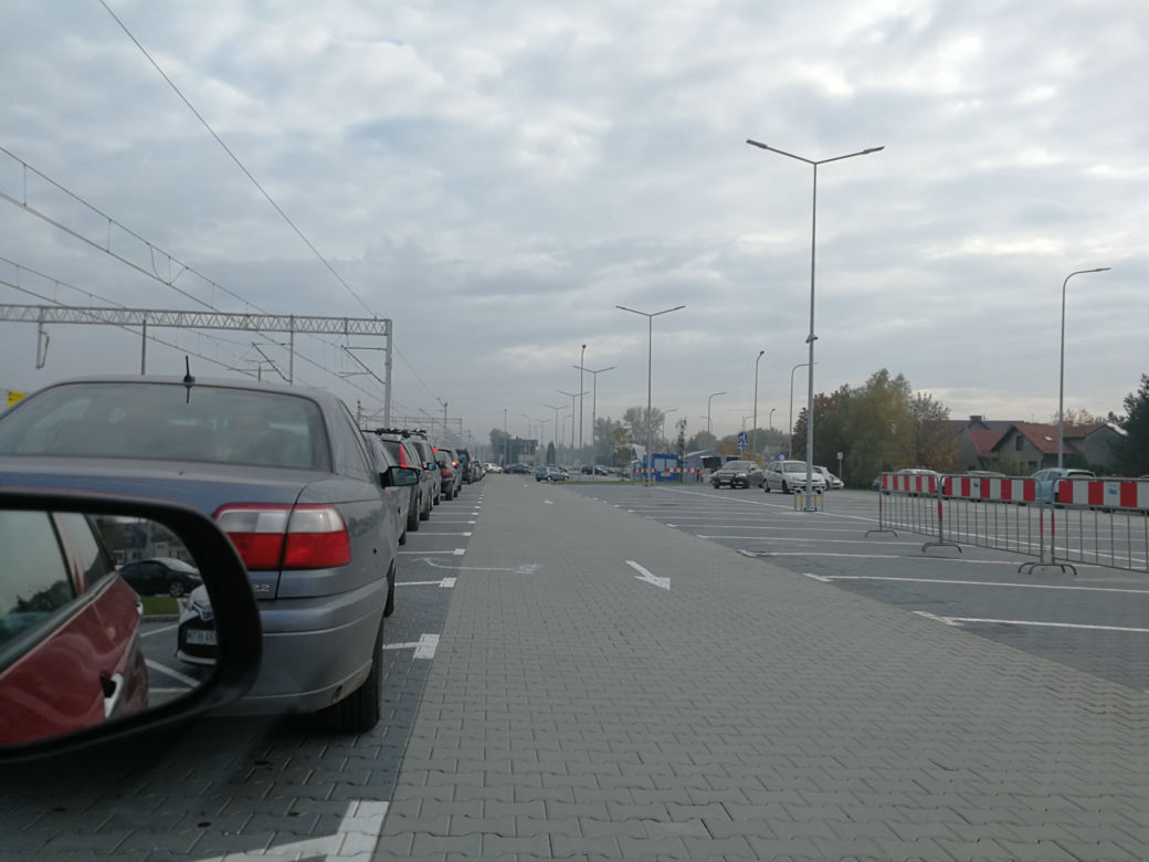 Gigantyczne kolejki do testów na koronawirusa
