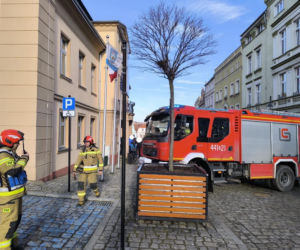 Alarm na Dolnym Śląsku! Tajemnicza substancja w urzędzie, trwa pilna ewakuacja