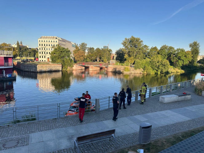 Ciało mężczyzny w Odrze we Wrocławiu. Makabryczne zgłoszenie nad ranem