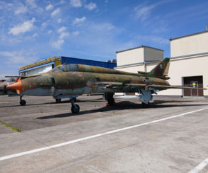 Wojskowe Zakłady Lotnicze sprzedają Su-22. Samolot szturmowy można kupić za cenę nowego auta