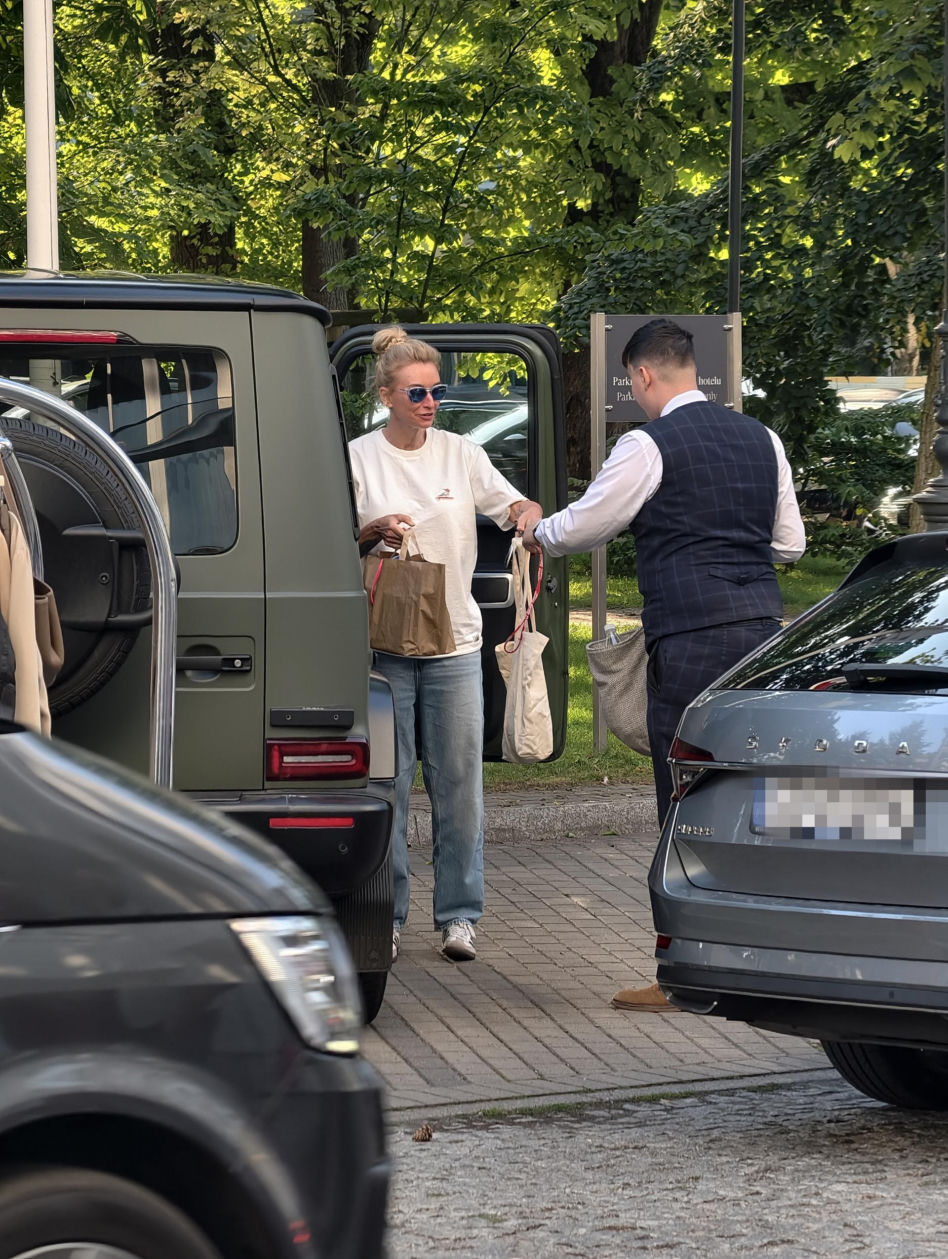 Martyna Wojciechowska z ogromną ilością ubrań w Sopocie