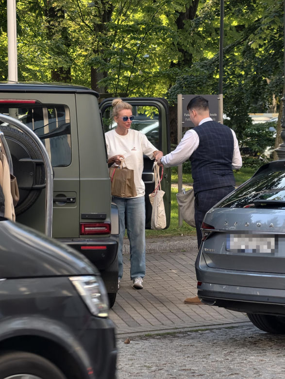 Martyna Wojciechowska z ogromną ilością ubrań w Sopocie