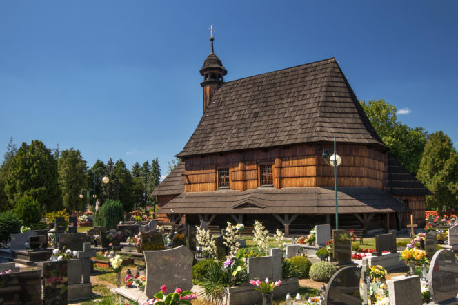 To jedno z najpiękniejszych śląskich miast. Zachwyca nie tylko unikatowym rynkiem, ale też drewnianym kościołem