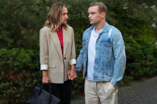 Barwy szczęścia, odcinek 3319. Asia (Anna Gzyra), Hubert (Marek Molak)